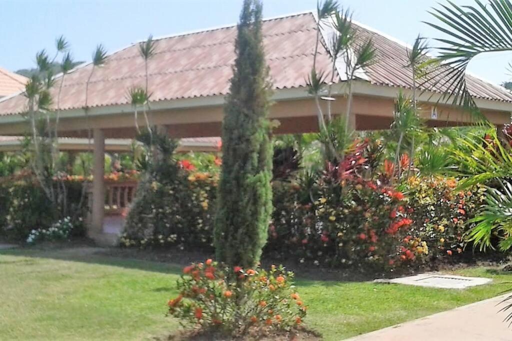 Comfortable Strategic Lodging Quarters Spanish Town Luaran gambar