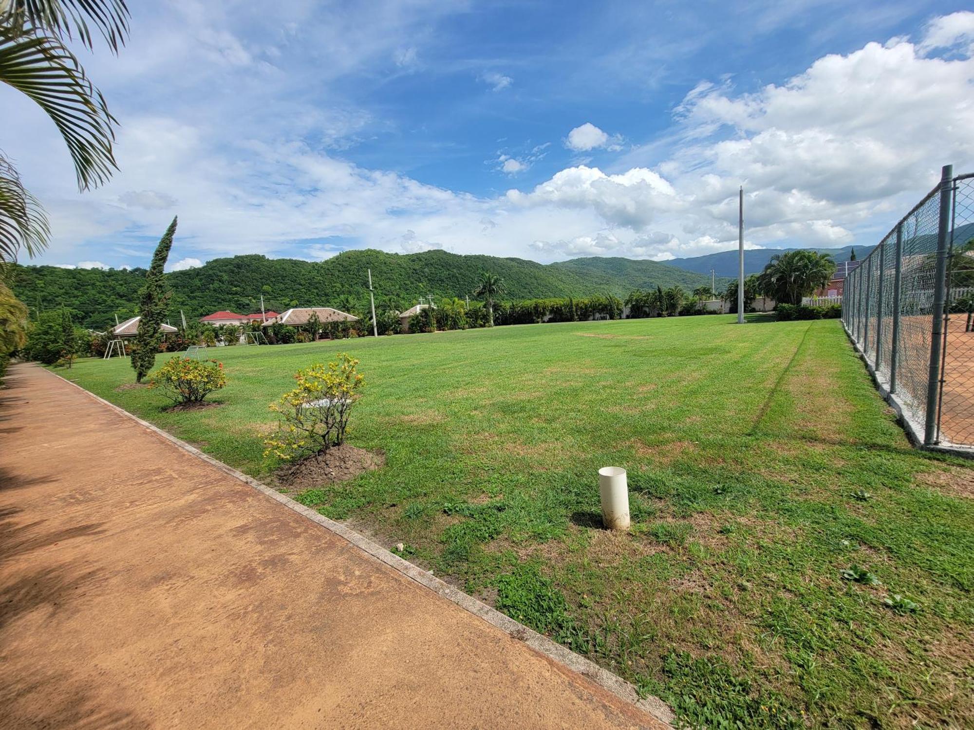 Comfortable Strategic Lodging Quarters Spanish Town Luaran gambar