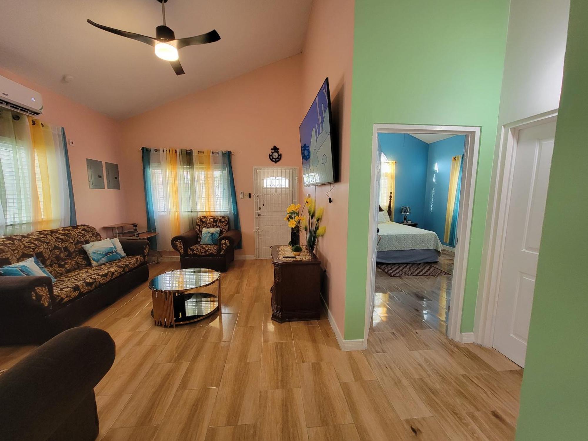 Comfortable Strategic Lodging Quarters Spanish Town Luaran gambar