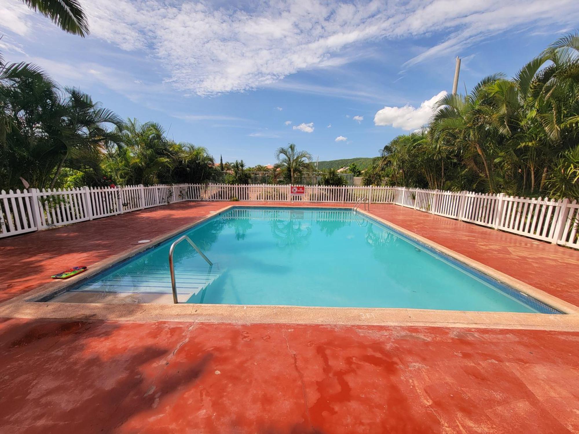 Comfortable Strategic Lodging Quarters Spanish Town Luaran gambar