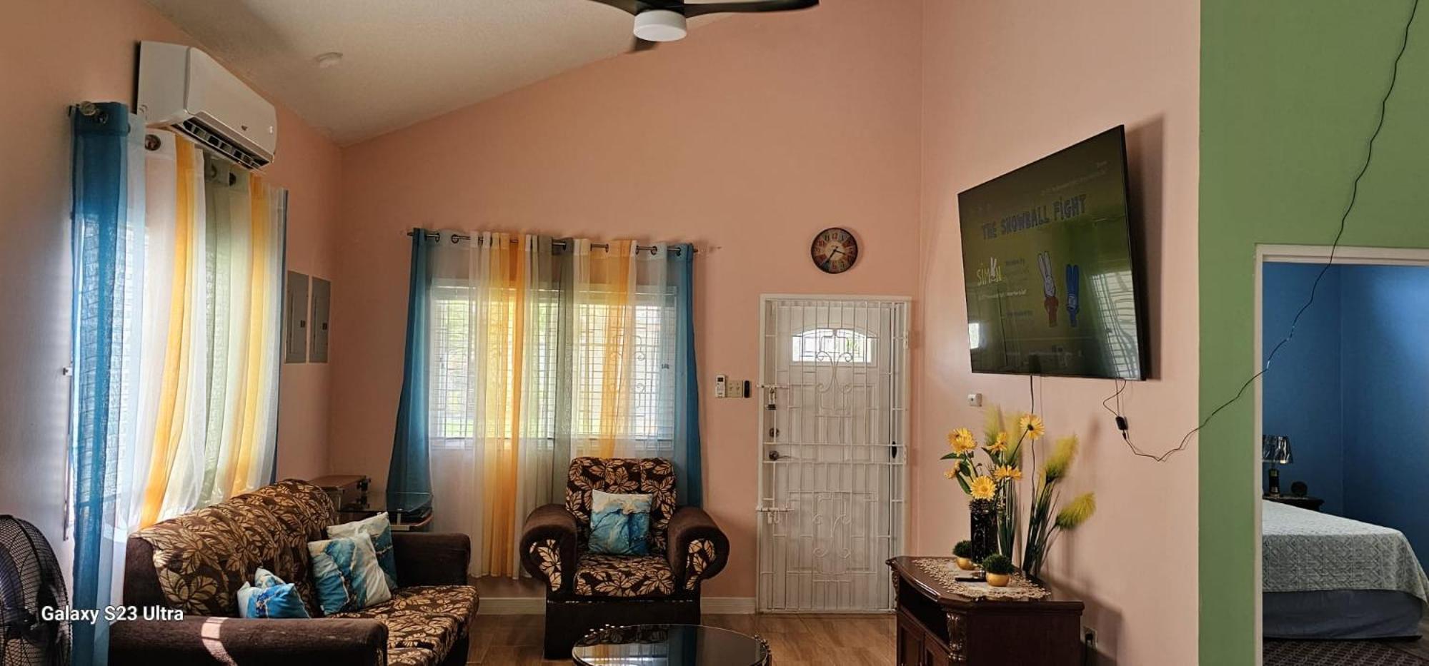 Comfortable Strategic Lodging Quarters Spanish Town Luaran gambar